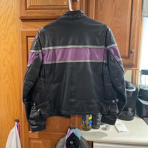 Leather riding jacket - Picture 3 of 3